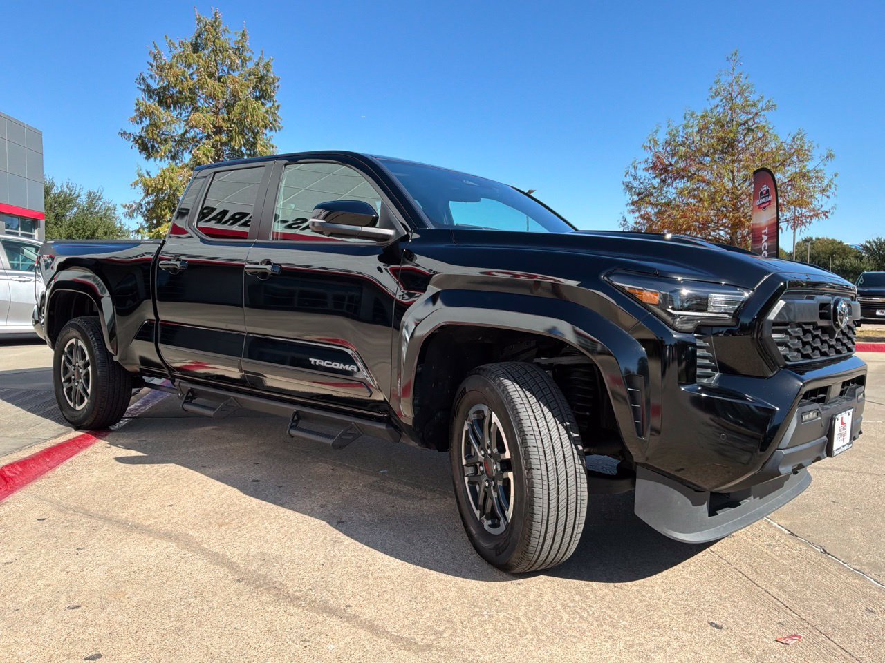 Used 2024 Toyota Tacoma TRD Sport w/ TRD Sport Premium Package AWD/4WD image 4