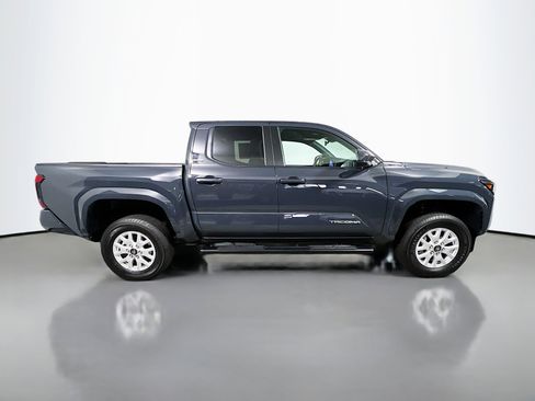 Used 2025 Toyota Tacoma SR5 image 3