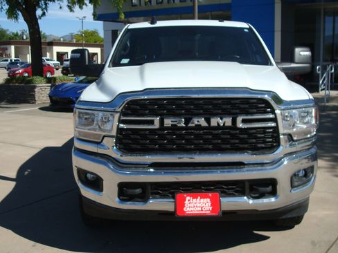 Used 2024 RAM 2500 Big Horn AWD/4WD image 2