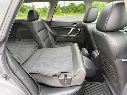 Used 2009 Subaru Outback 2.5i Limited AWD/4WD image 23