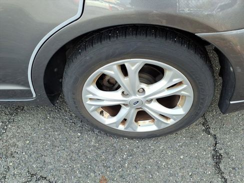 Used 2012 Ford Fusion SE image 7