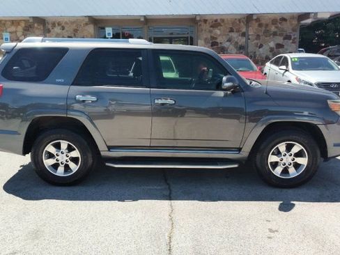 Used 2013 Toyota 4Runner SR5 AWD/4WD image 6