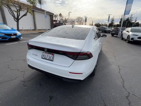 Certified 2023 Honda Accord EX image 8