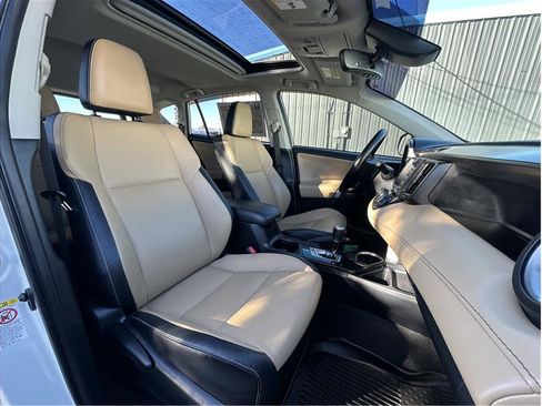 Used 2016 Toyota RAV4 Limited image 15