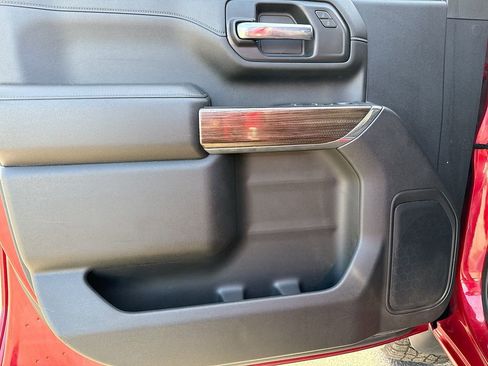 Used 2021 Chevrolet Silverado 2500 LT w/ Convenience Package image 21