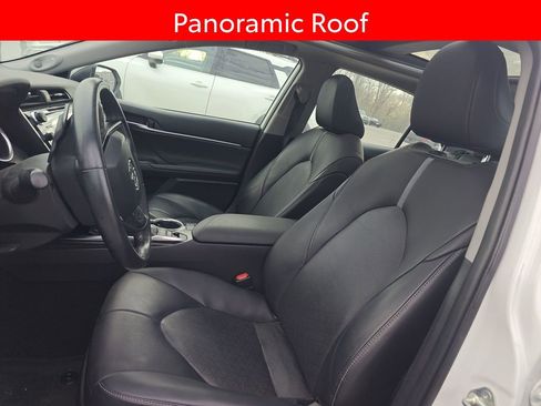 Used 2020 Toyota Camry XSE w/ Navigation Package image 6