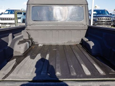 Certified 2022 Jeep Gladiator Overland w/ Trailer Tow Package image 27