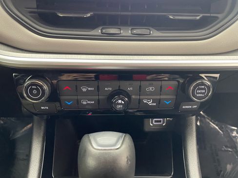 Used 2024 Jeep Compass Limited w/ Elite Group AWD/4WD image 6