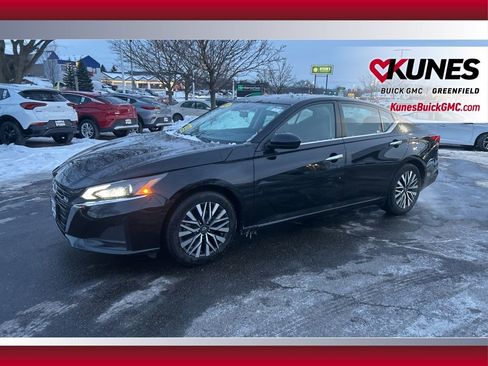 Used 2023 Nissan Altima 2.5 SV image 12