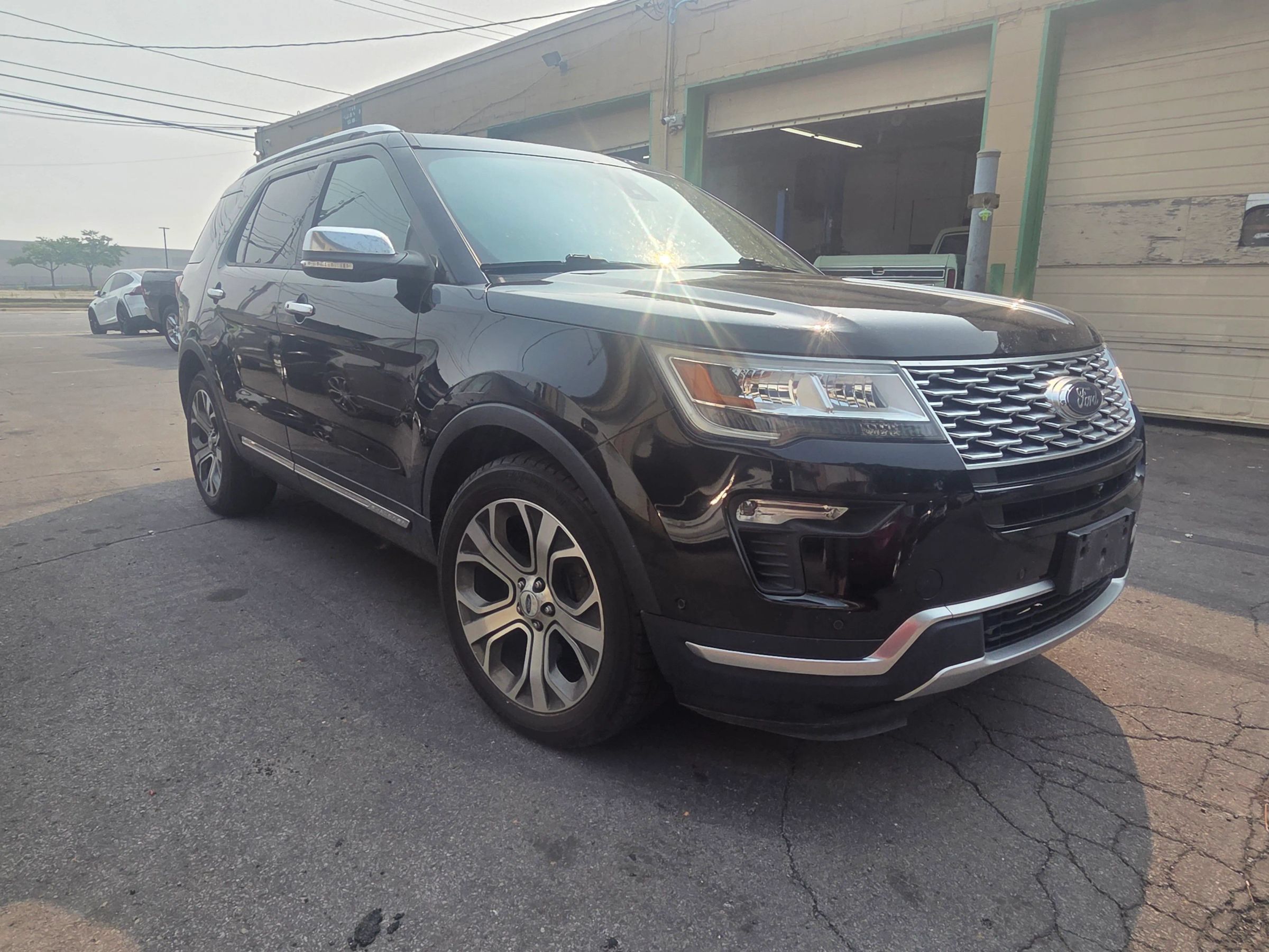 Used 2018 Ford Explorer Platinum AWD/4WD image 5