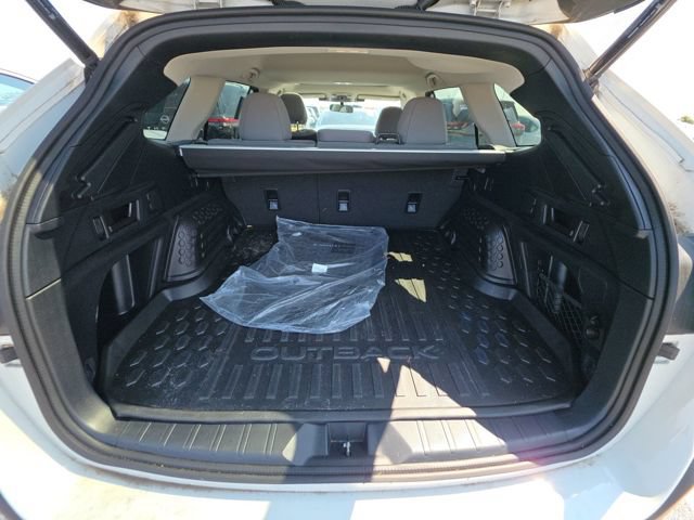 Used 2024 Subaru Outback Premium AWD/4WD image 16