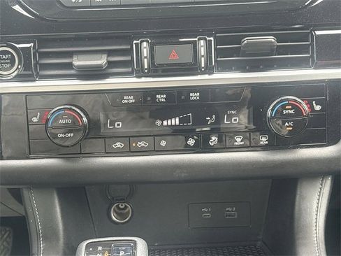 Certified 2022 Nissan Pathfinder SV image 18