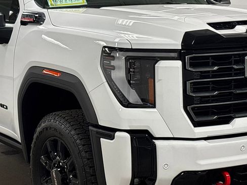 New 2026 GMC Sierra 2500 AT4 w/ AT4 Premium Plus Package AWD/4WD image 4