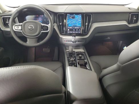 Certified 2025 Volvo XC60 B5 Plus AWD/4WD image 17
