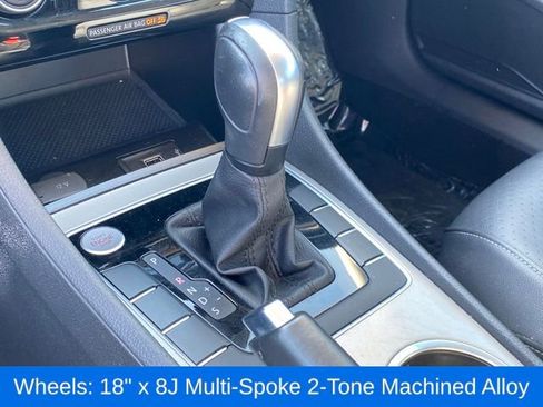 Used 2022 Volkswagen Passat 2.0T image 10