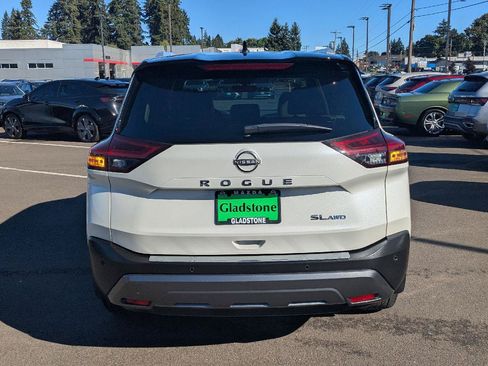 Used 2023 Nissan Rogue SL w/ SL Premium Package AWD/4WD image 5