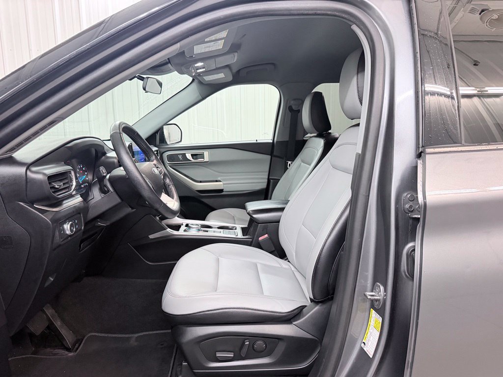Used 2021 Ford Explorer XLT w/ Equipment Group 202A RWD image 10