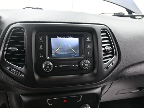 Used 2018 Jeep Compass Latitude AWD/4WD image 28
