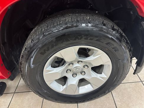 Used 2025 RAM 1500 Big Horn AWD/4WD image 38