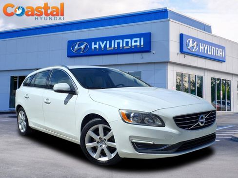 Used 2016 Volvo V60 T5 Premier image 1