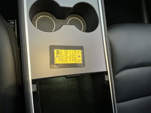 Used 2022 Tesla Model Y Performance image 27