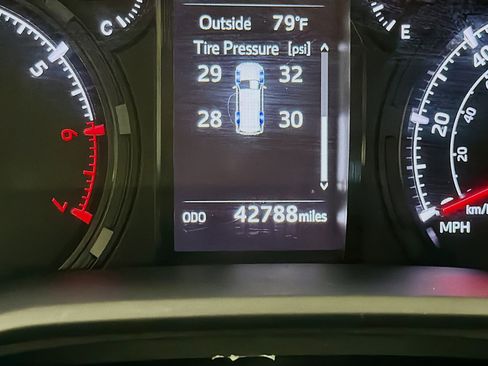 Used 2023 Toyota 4Runner SR5 Premium image 8