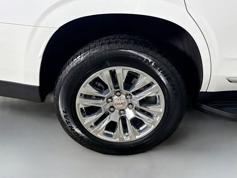 Used 2025 GMC Yukon Denali AWD/4WD image 33