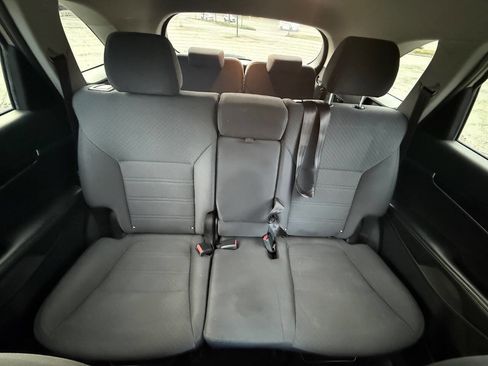 Used 2019 Kia Sorento LX w/ LX Convenience Package image 9