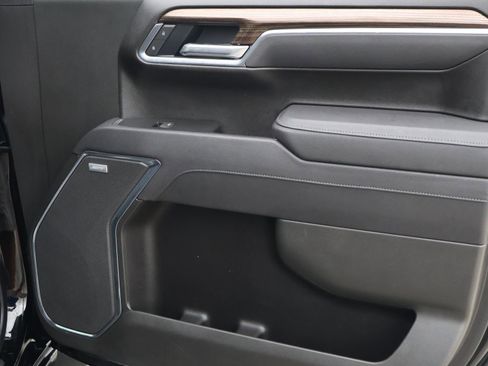 Used 2025 Chevrolet Silverado 1500 LT Trail Boss w/ Convenience Package II image 18