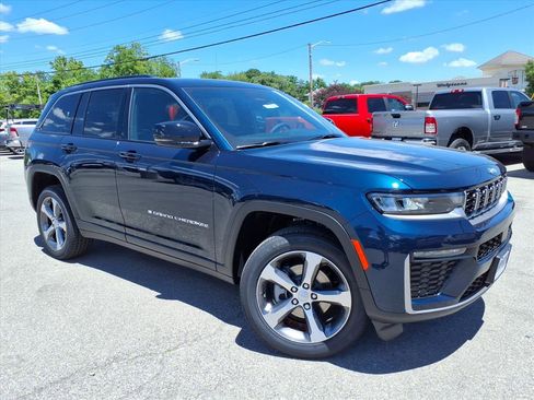 New 2026 Jeep Grand Cherokee Limited AWD/4WD image 2