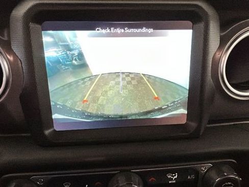 Used 2023 Jeep Wrangler Unlimited Rubicon 4xe AWD/4WD image 22