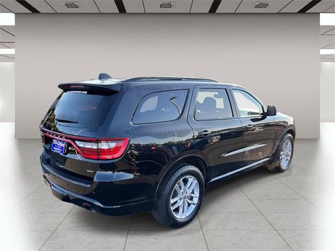 Used 2023 Dodge Durango GT image 3