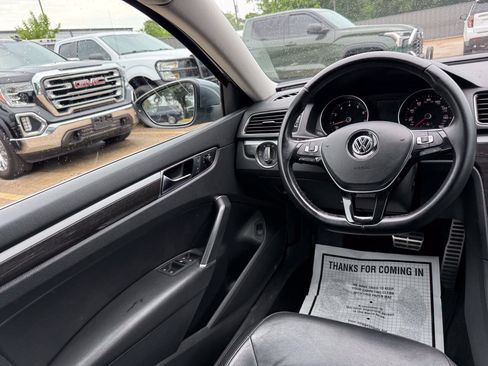 Used 2018 Volkswagen Passat 2.0T SEL Premium FWD image 18