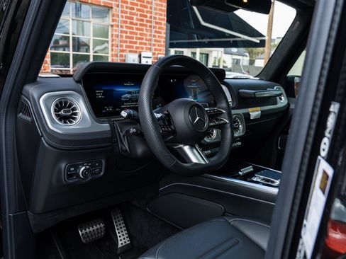 Used 2025 Mercedes-Benz G 580 w/ EQ Technology image 31