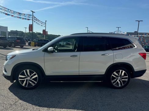 Used 2017 Honda Pilot Elite image 4