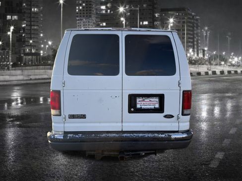Used 2000 Ford E-350 and Econoline 350 XLT RWD image 4