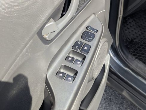 Used 2021 Hyundai Kona SE AWD/4WD image 26