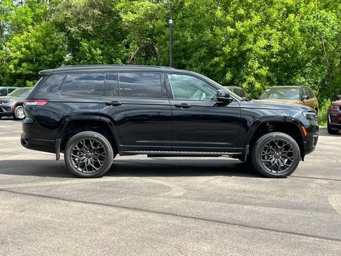 Used 2025 Jeep Grand Cherokee L Summit w/ Advanced Protech Group IV AWD/4WD image 54