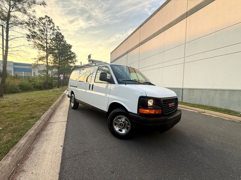 Used 2011 GMC Savana 3500 image 6