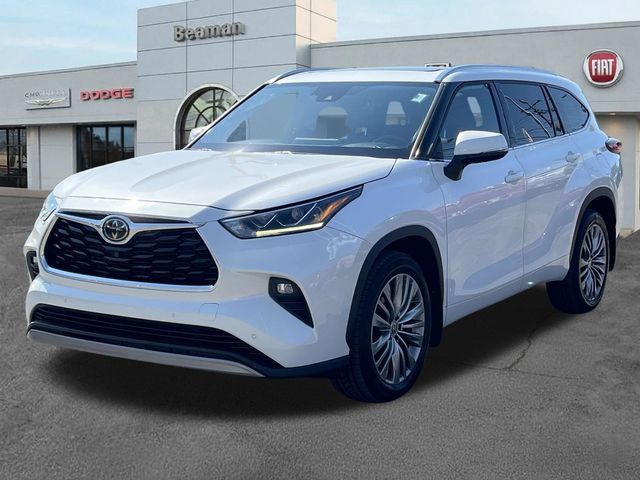 Used 2021 Toyota Highlander Platinum AWD/4WD image 3
