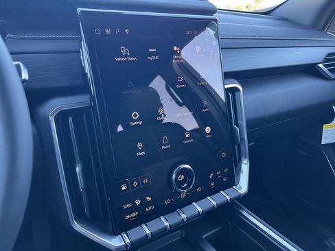 New 2026 GMC Acadia Elevation FWD image 16