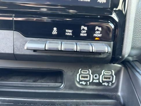 Used 2024 RAM 1500 Laramie AWD/4WD image 15
