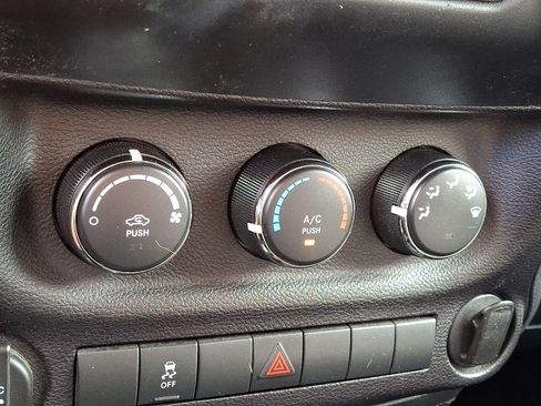 Used 2016 Jeep Wrangler Sport AWD/4WD image 17