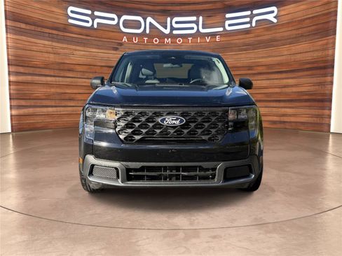 New 2025 Ford Maverick XLT image 9