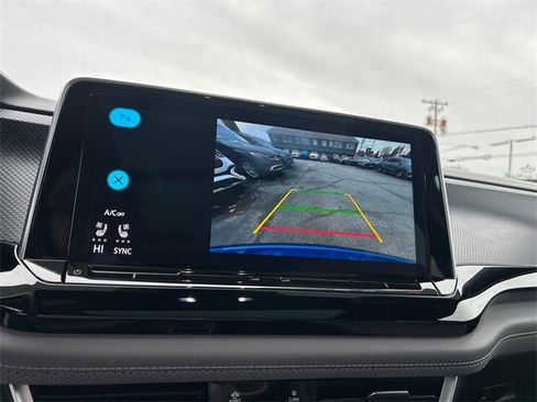 Used 2024 Volkswagen Atlas Cross Sport SEL R-Line image 18