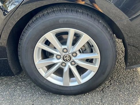 Used 2025 Toyota Camry LE FWD image 10