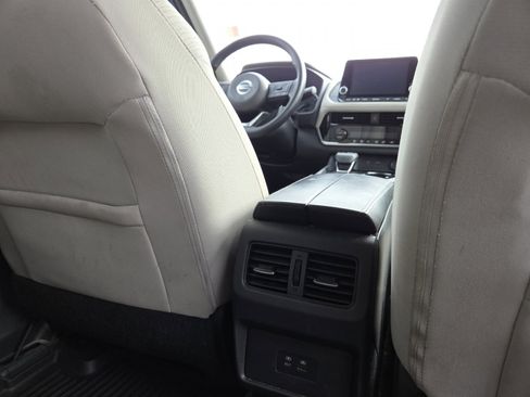 Used 2021 Nissan Rogue SV image 20