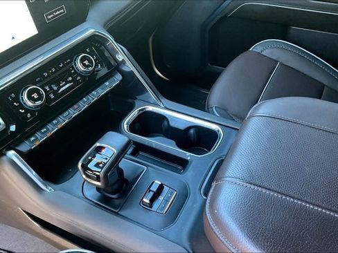 Used 2024 GMC Sierra 1500 Denali image 15