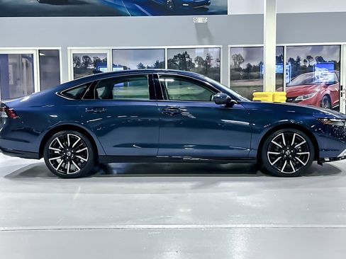 Used 2025 Honda Accord Touring image 7