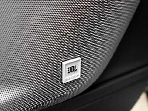 Used 2018 Ferrari GTC4Lusso image 14